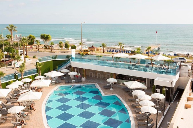 SUNPRIME C-LOUNGE HOTEL