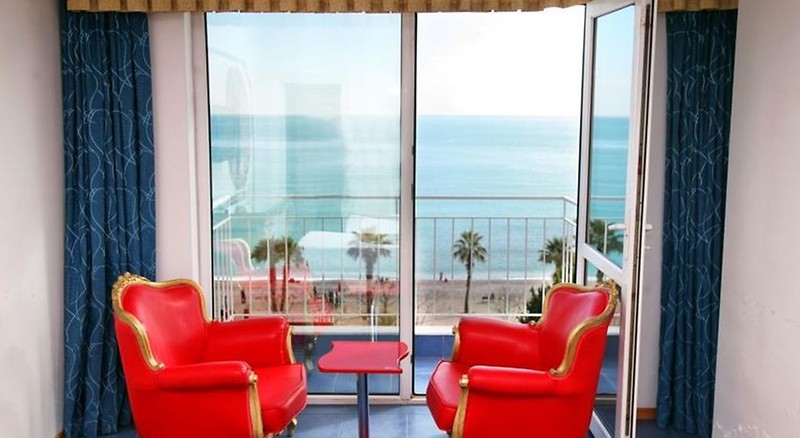 KRİSTAL BEACH HOTEL