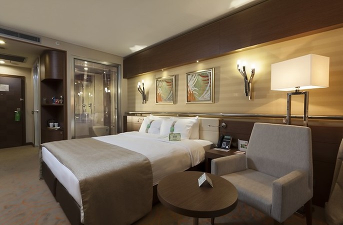 HOLİDAY İNN ANKARA KAVAKLIDERE