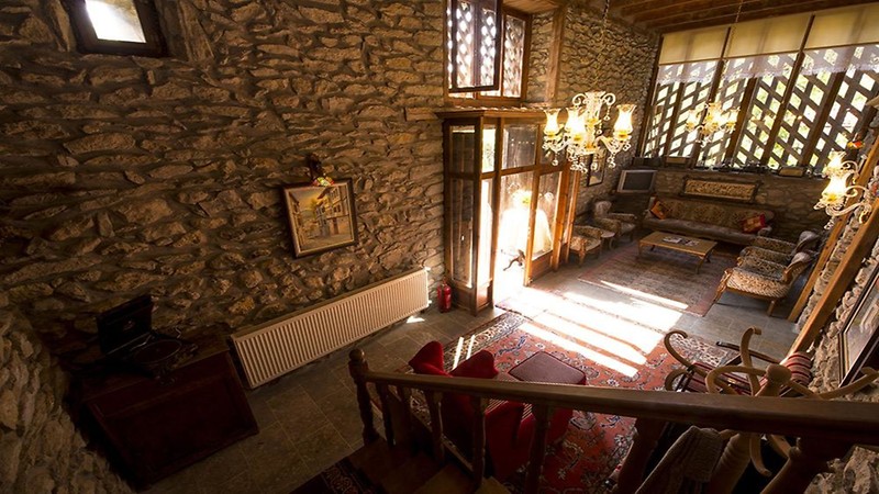 ÇEŞMELİ KONAK GARDEN