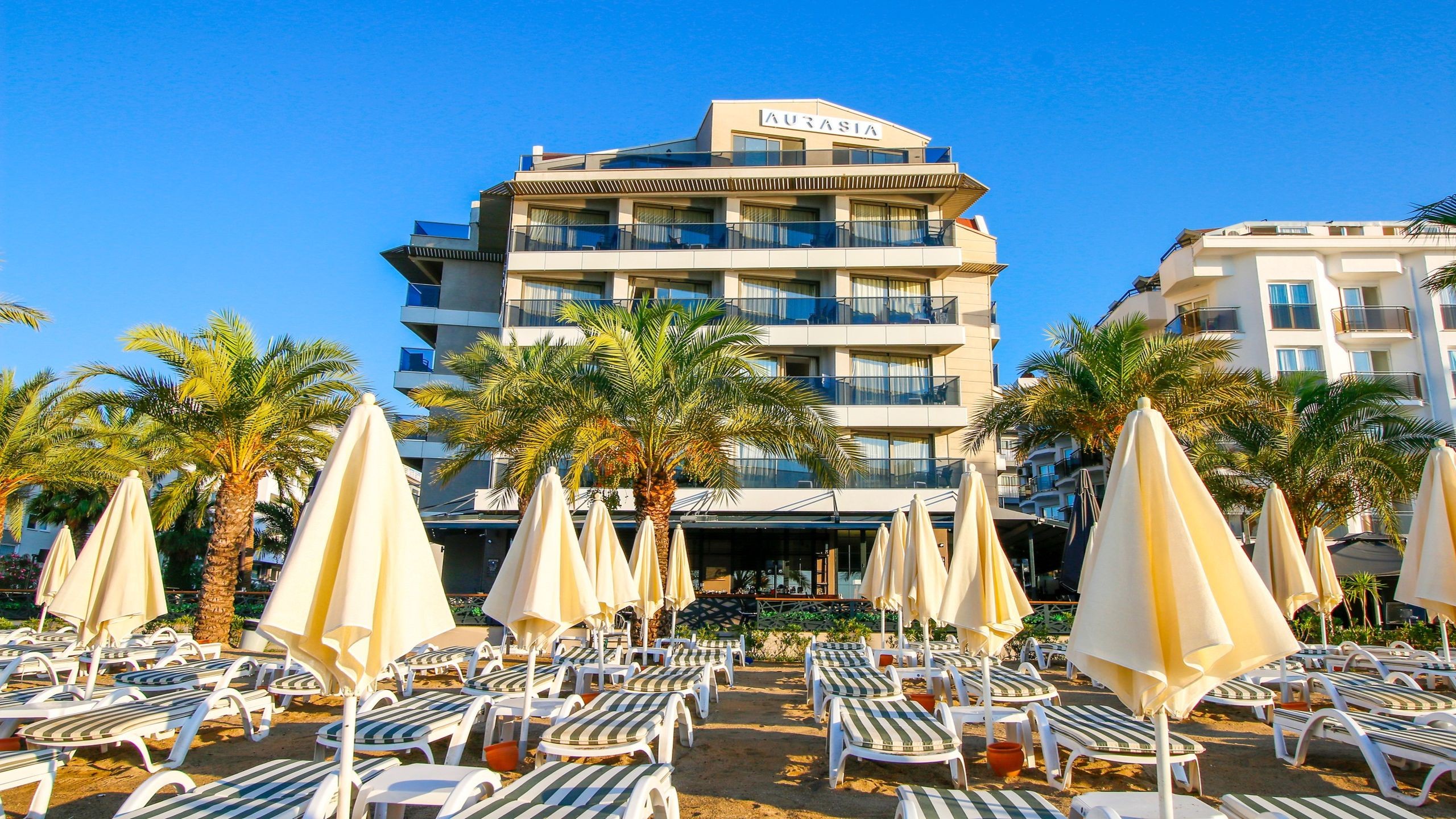 AURASİA BEACH HOTEL