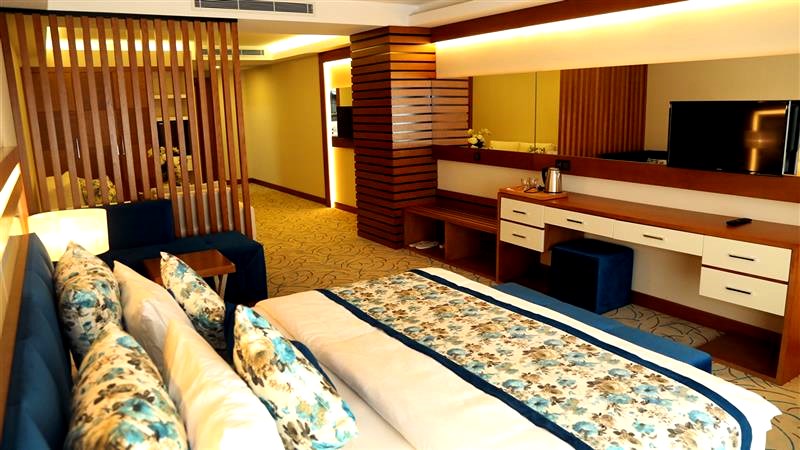 YOL İŞ HOLİDAY OTEL TRABZON