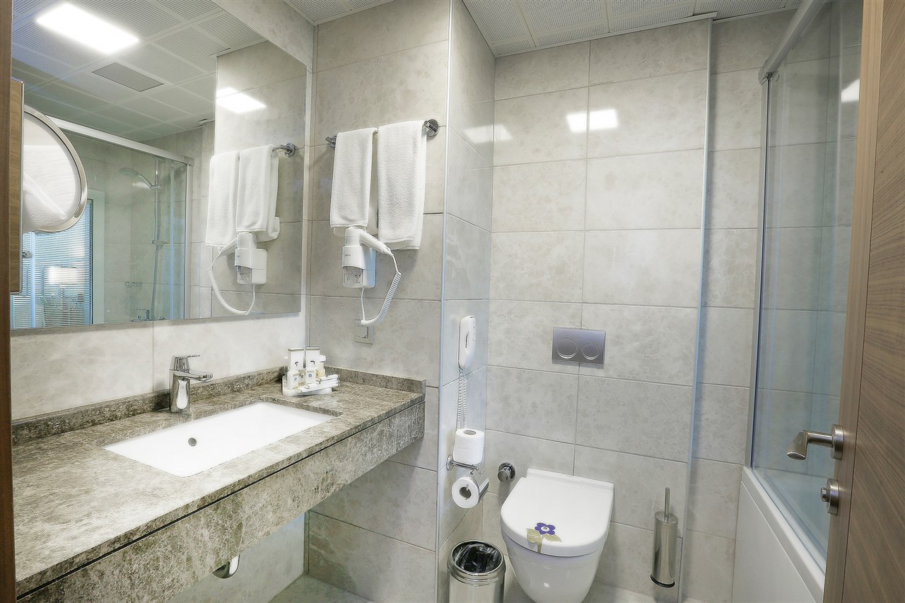 BEST WESTERN PREMİER KARŞIYAKA CONVENTİON & SPA HOTEL