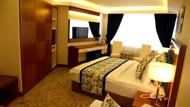 YOL İŞ HOLİDAY OTEL TRABZON