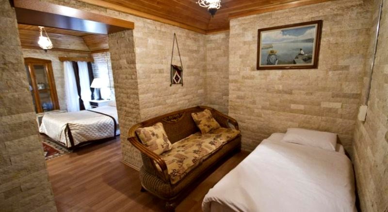 ZEYNEP HANIM KONAĞI