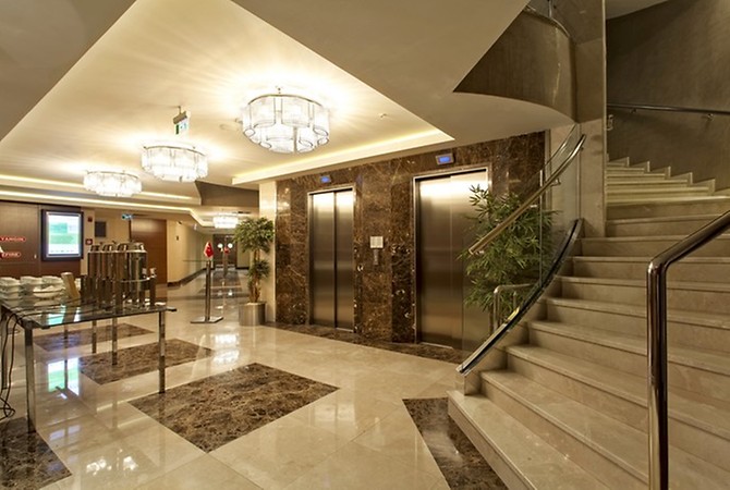 HOLİDAY İNN ANKARA KAVAKLIDERE