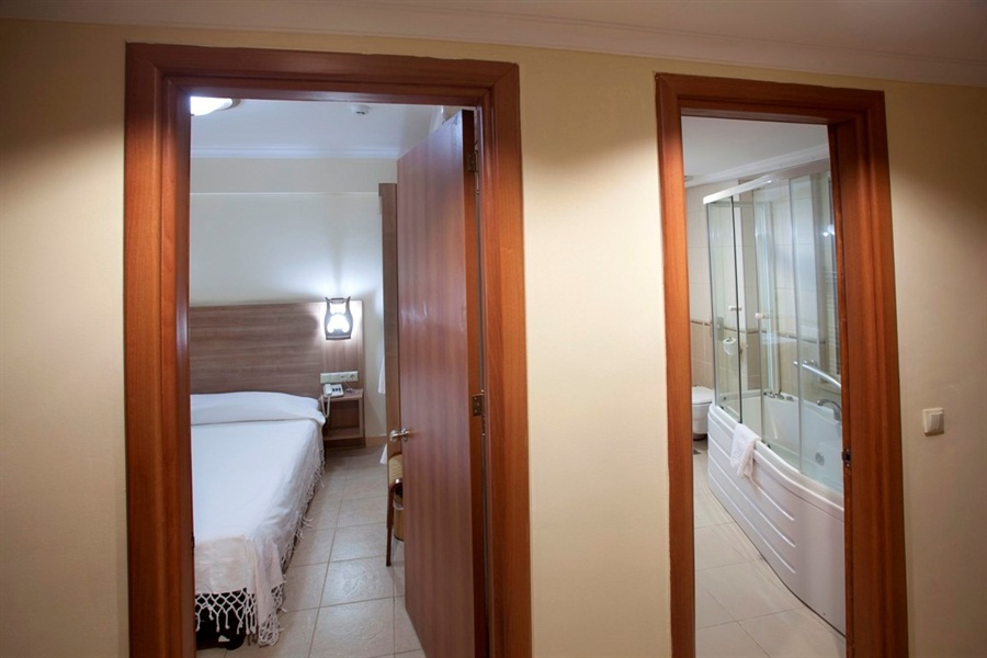 LİDYA SARDES THERMAL OTEL