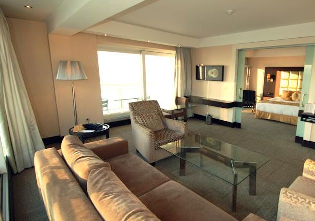 EGE PALAS BUSİNESS HOTEL