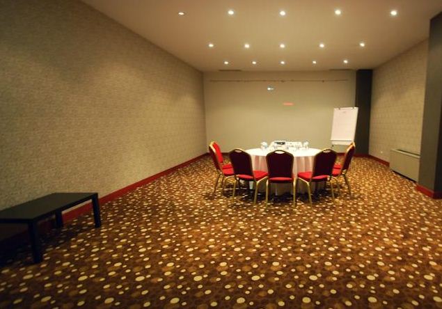 EGE PALAS BUSİNESS HOTEL