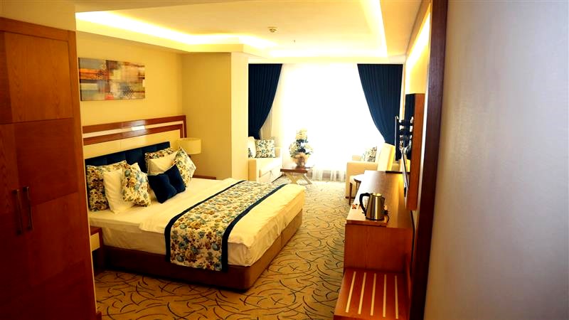 YOL İŞ HOLİDAY OTEL TRABZON