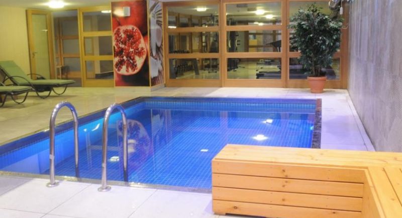 DREAMHILL BUSINESS DELUXE HOTEL