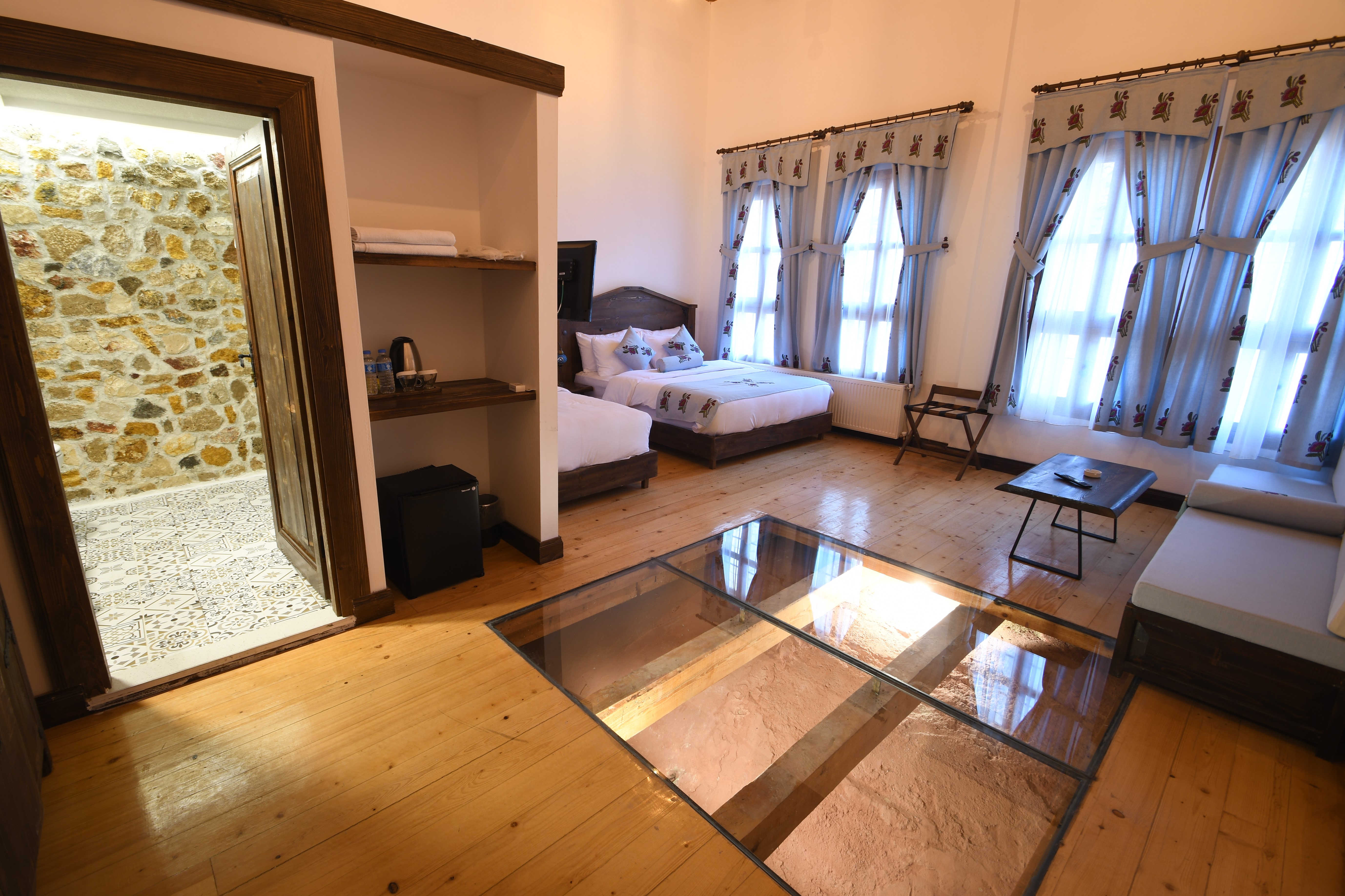 YAZMACILAR HANI OTEL