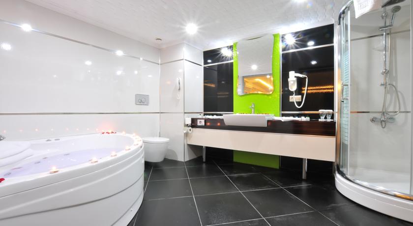 RAMADA BY WYNDHAM UŞAK