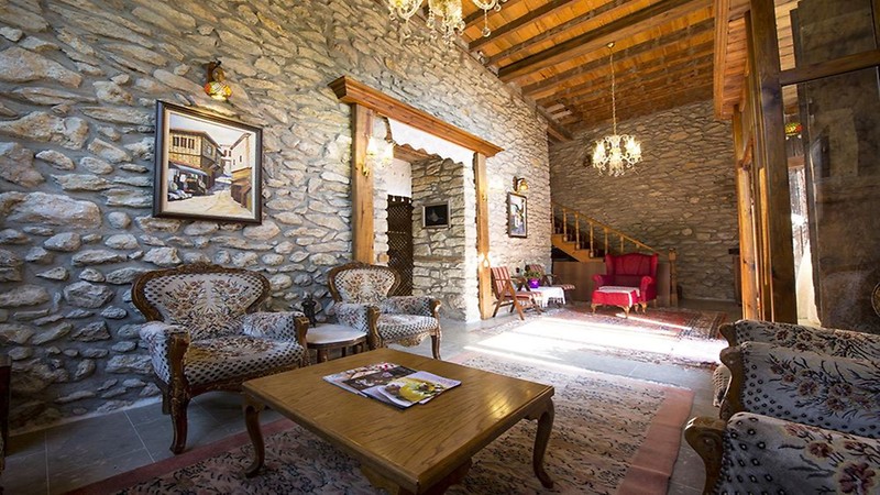 ÇEŞMELİ KONAK GARDEN